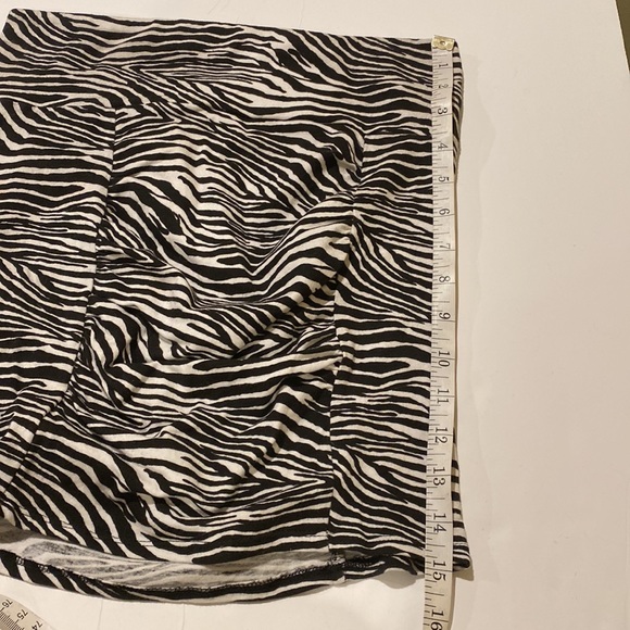 Y2K loop 18 Zebra Tube Top, Size 9/11 (M/L) - Picture 7 of 9